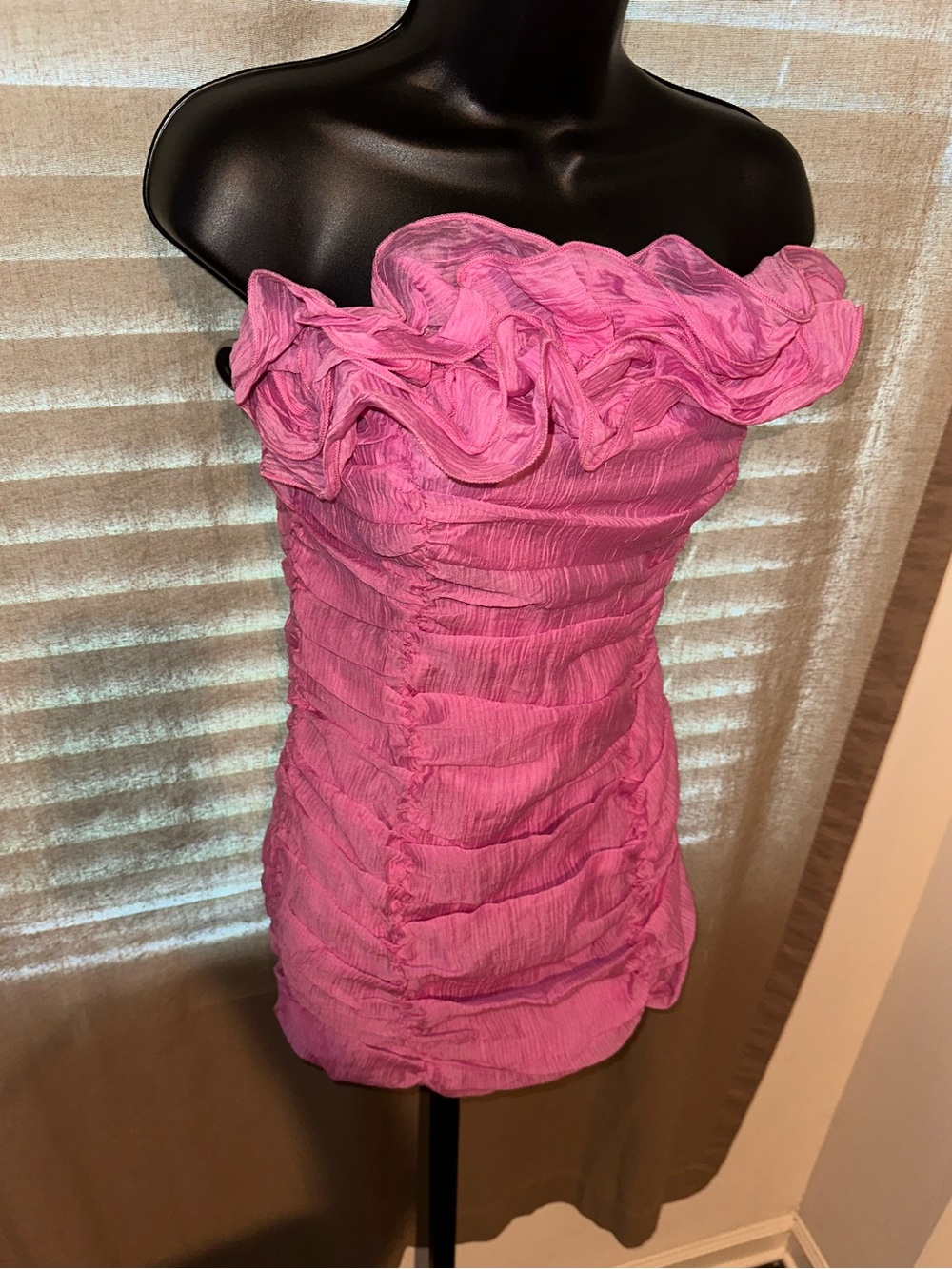 white birch Pink Ruffled Off-Shoulder Bodycon Dress